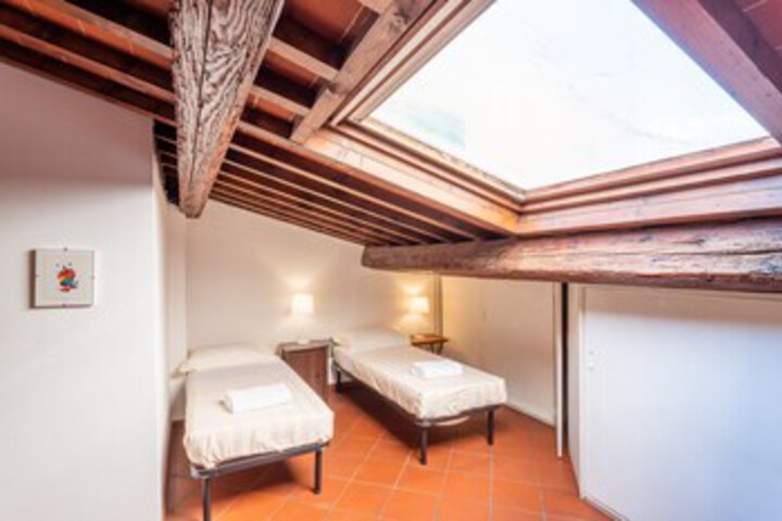 Room 15 of 26