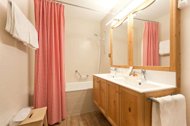 Room 55 of 107