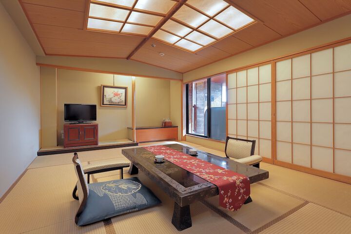 Room 25 of 123