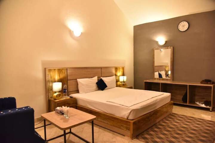 Room 15 of 31