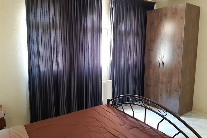 Room 5 of 73
