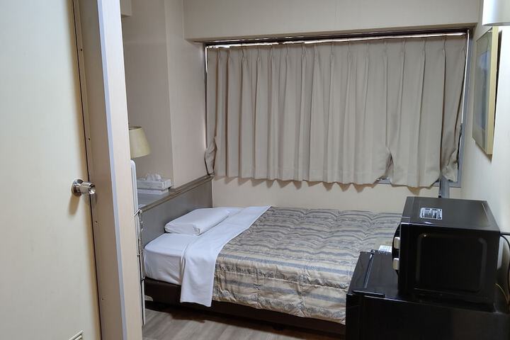 Room 9 of 29