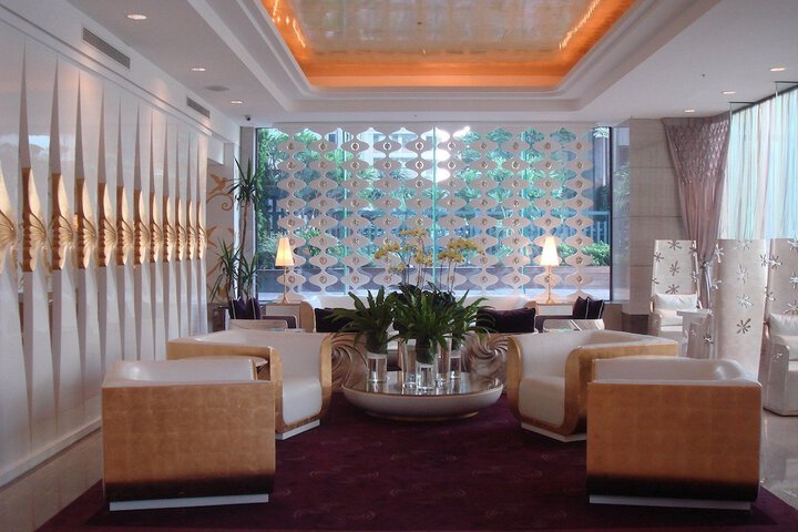 Business Center 44 of 47