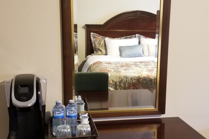 Room 19 of 163
