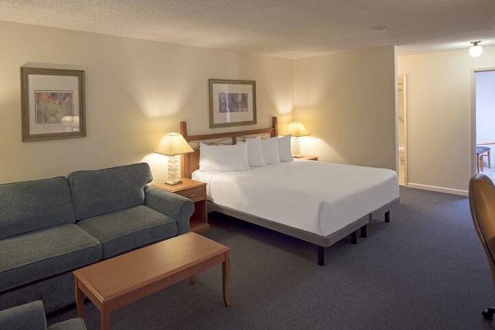 Room 8 of 82