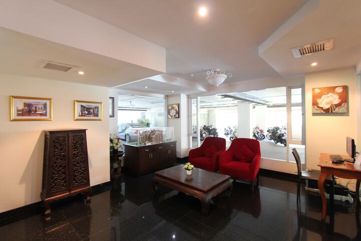 Hotel Lobby