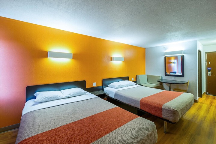 Room 26 of 45