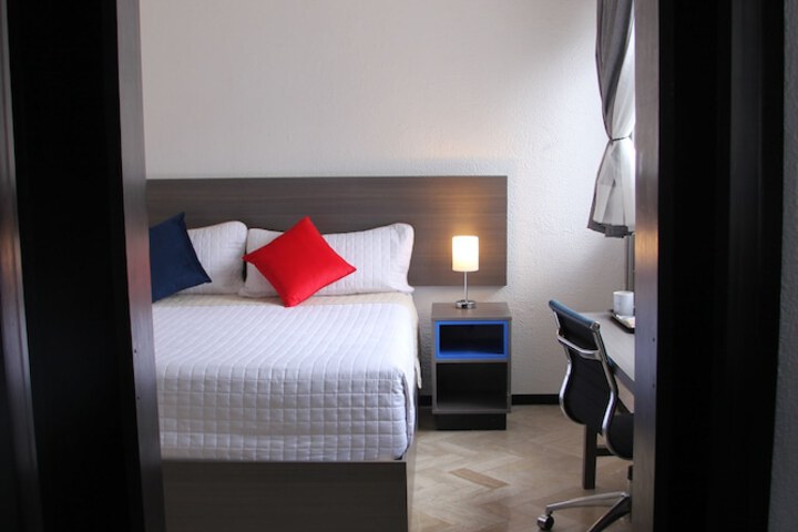 Room 3 of 41