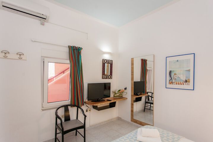 Room 15 of 73