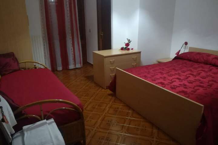 Room 7 of 77