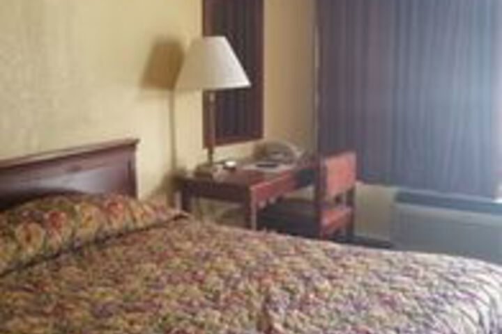 Room 10 of 24