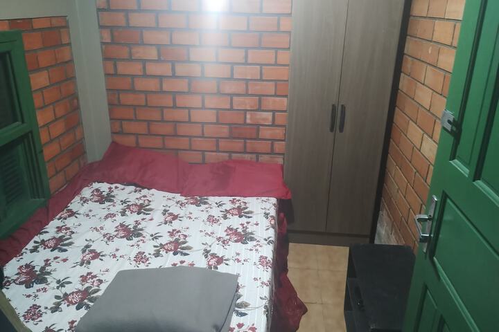 Room 5 of 15