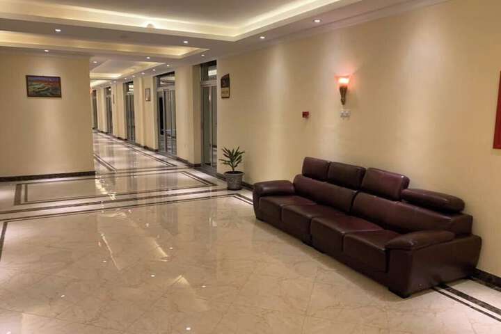 Room 8 of 36