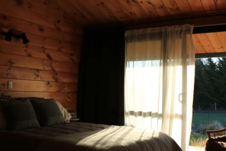 Room 5 of 11