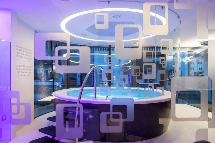 Pool 33 of 88