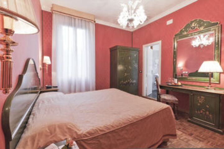 Room 17 of 23