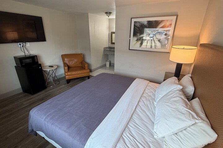 Room 11 of 14