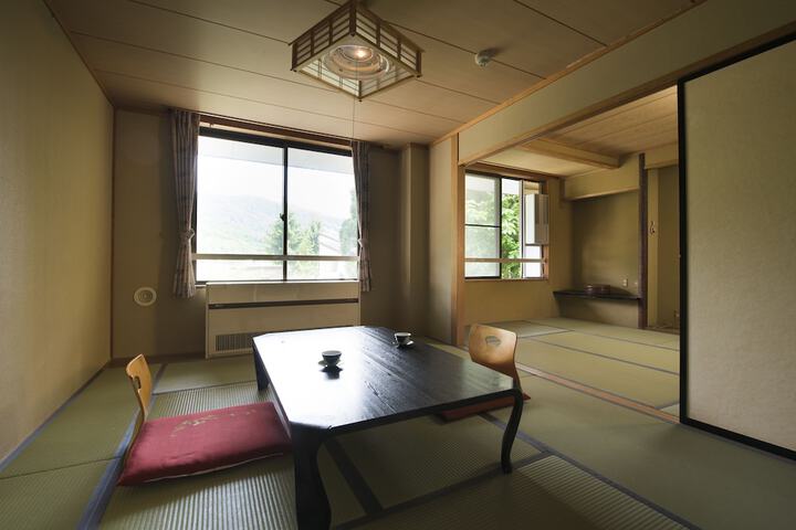Room 6 of 33