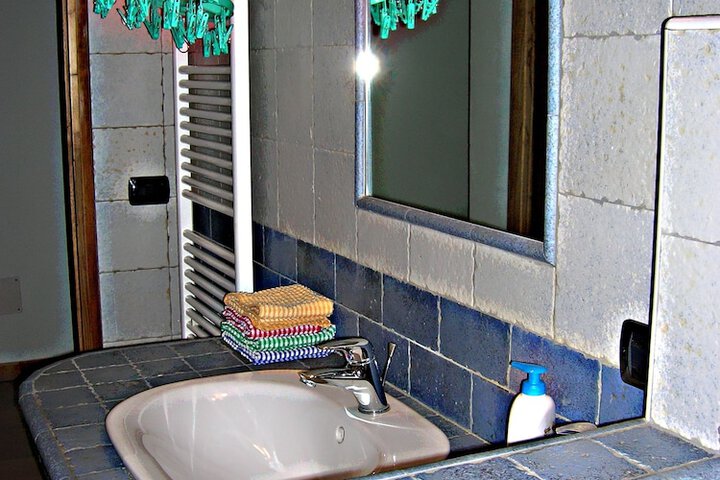Room 17 of 32