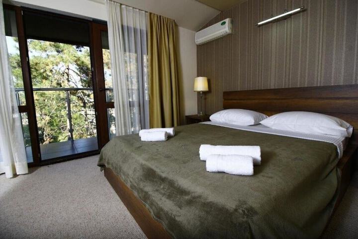 Room 14 of 38