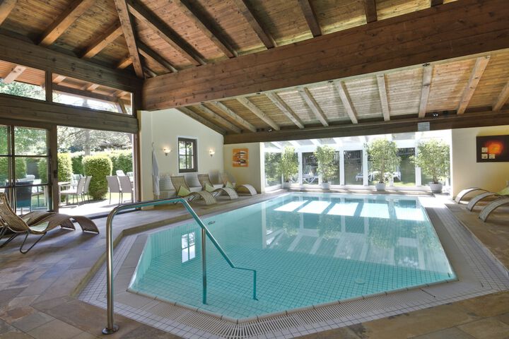 Pool Hotel