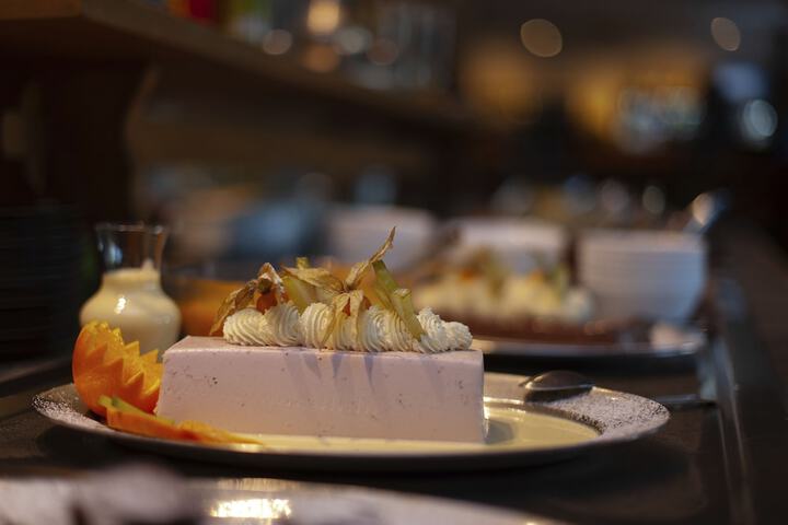 Dining 81 of 102