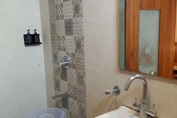 Room 58 of 95
