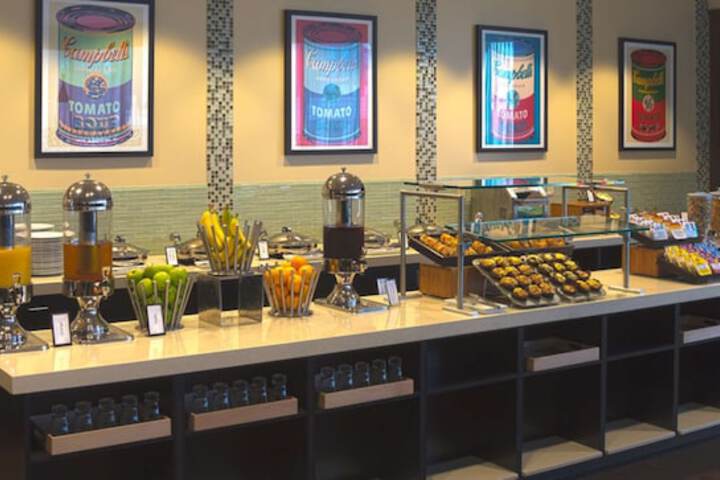 Breakfast area