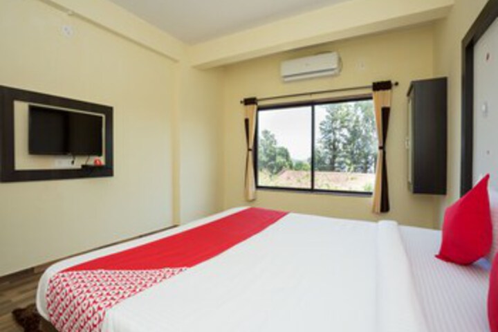 Room 9 of 16