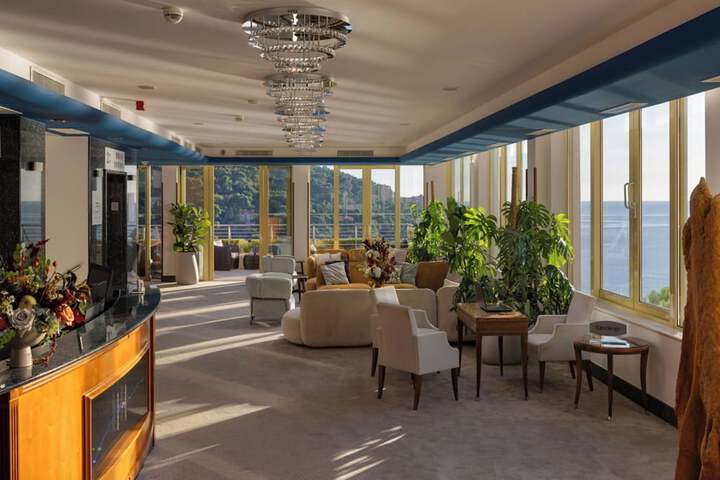 Guest Lobby