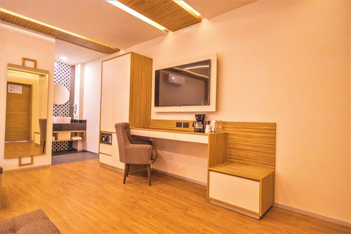 Room 33 of 115