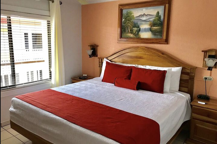 Room 6 of 30