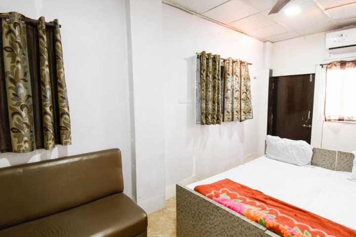 Room 8 of 46