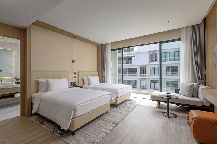 Room 32 of 133