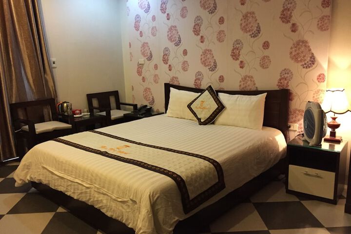 Room 4 of 37