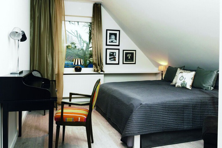 Room 5 of 43