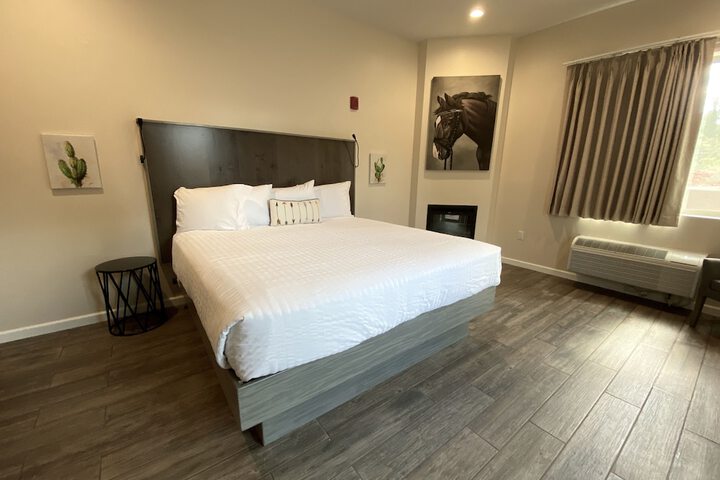 Room 15 of 60