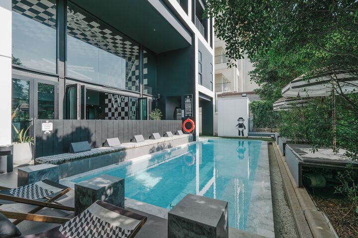 Hotel with Pool