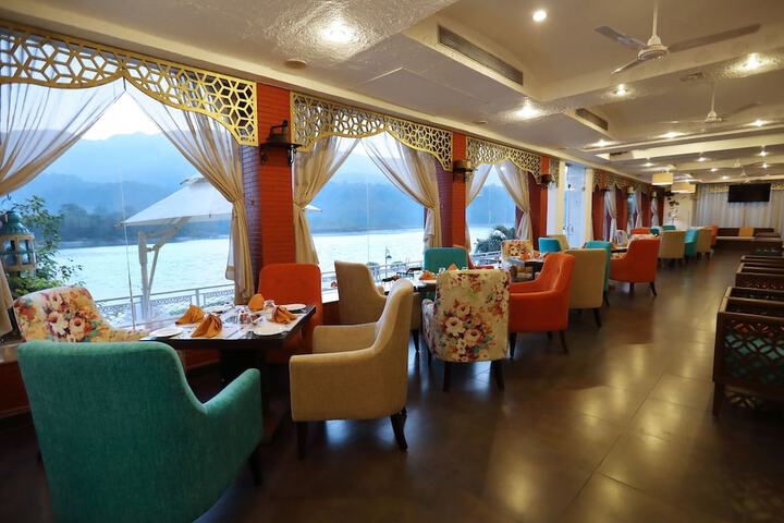 Dining 72 of 88