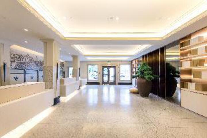 Ji Hotel (The Bund Shanghai Middle Henan Road)