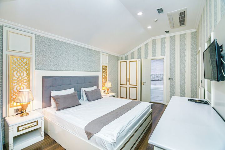 Room 19 of 53