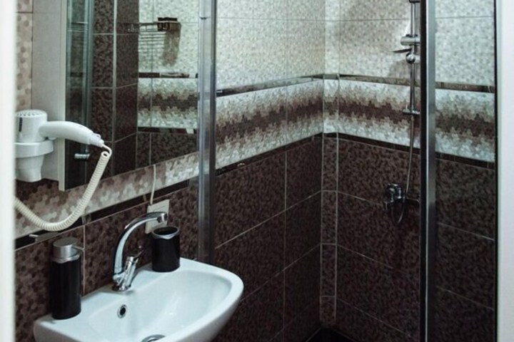 Room 23 of 32
