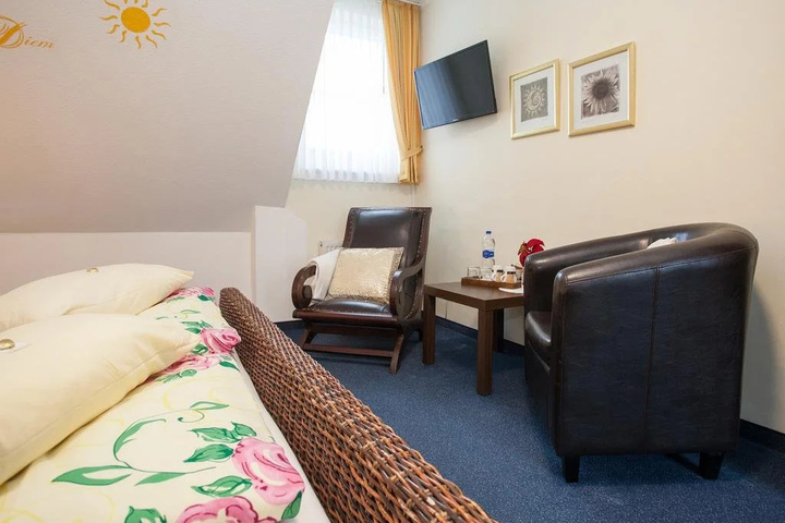 Room 3 of 20