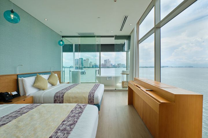 Room 100 of 204