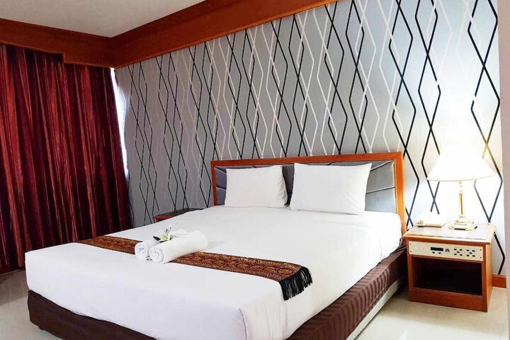Room 37 of 72