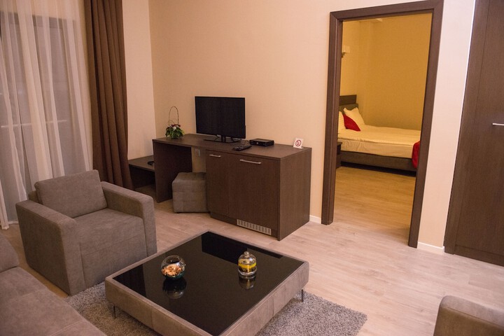 Room 21 of 36