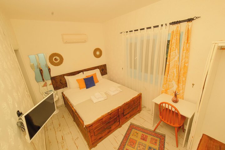 Room 11 of 51