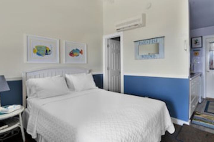 Room 202 of 663