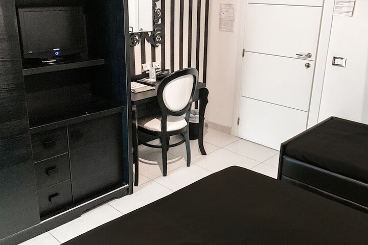 Room 25 of 67