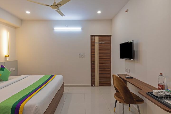 Room 25 of 39